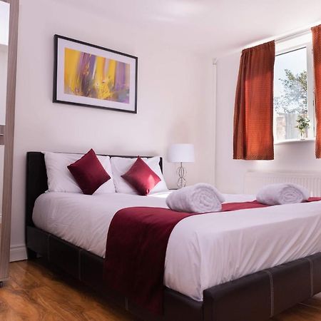 Alexandra Contractor House - Free Parking For Large Vans, Free Wifi & Netflix By Firoz Property Management Олдершот Екстер'єр фото