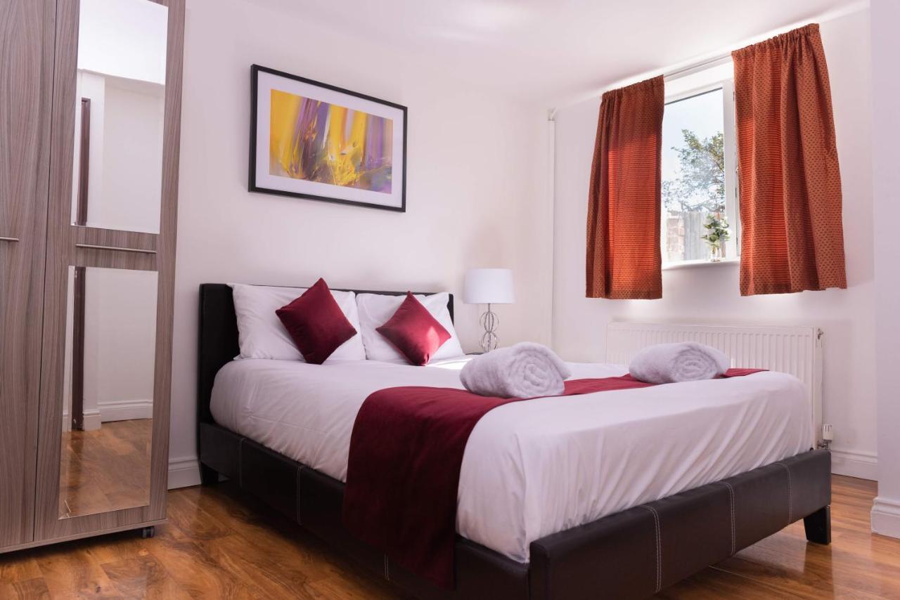 Alexandra Contractor House - Free Parking For Large Vans, Free Wifi & Netflix By Firoz Property Management Олдершот Екстер'єр фото